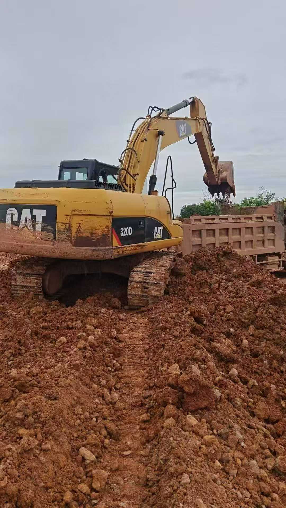 Used Caterpillar 320D Excavator 2016 Model / 2