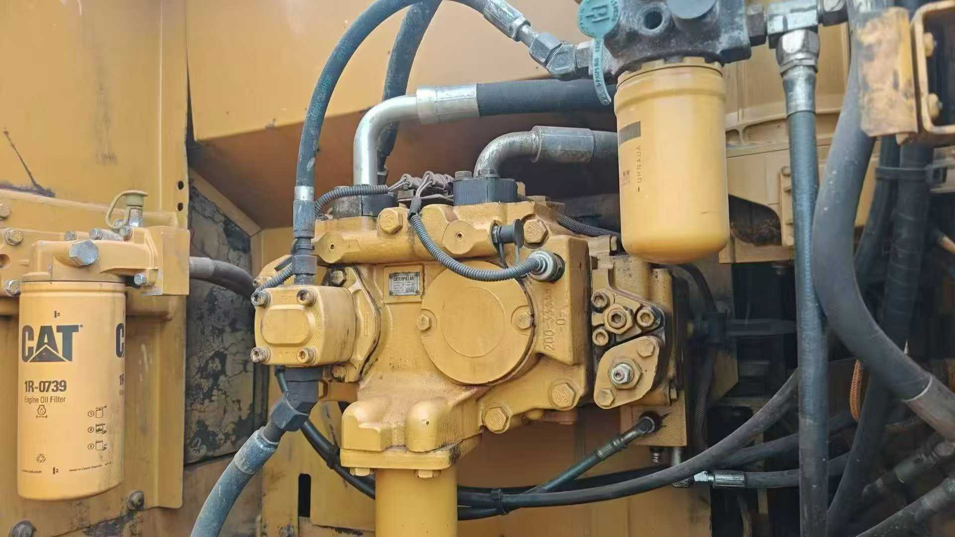 Used Caterpillar 320D Excavator 2016 Model / 8