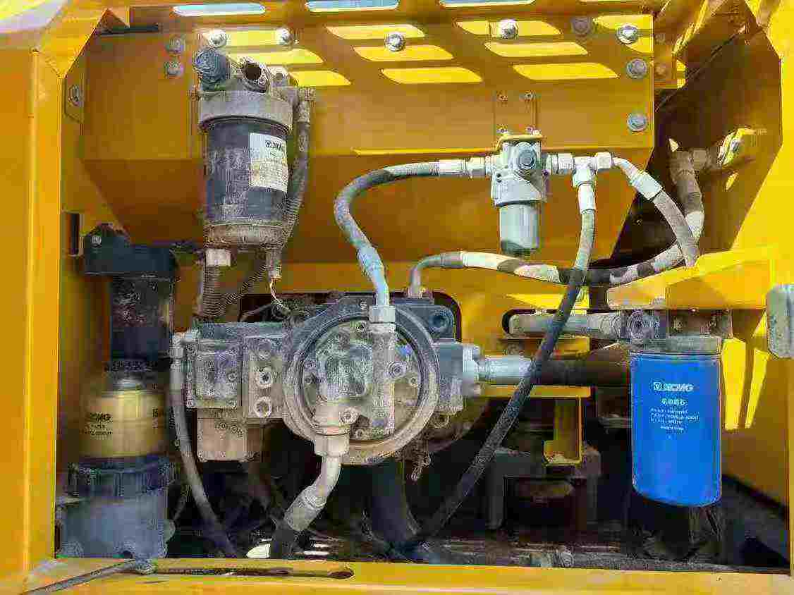 Used XCMG XE215 Excavator 2021 Model / 3