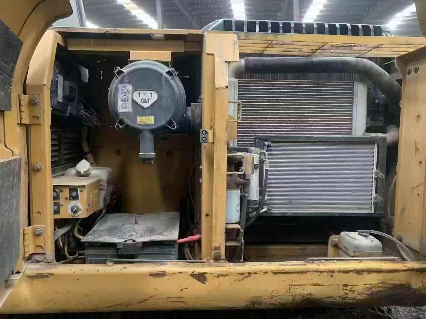 Buy Caterpillar 320D Used Excavator / 8 Used Caterpillar 320D Excavator 2011 Model / 8