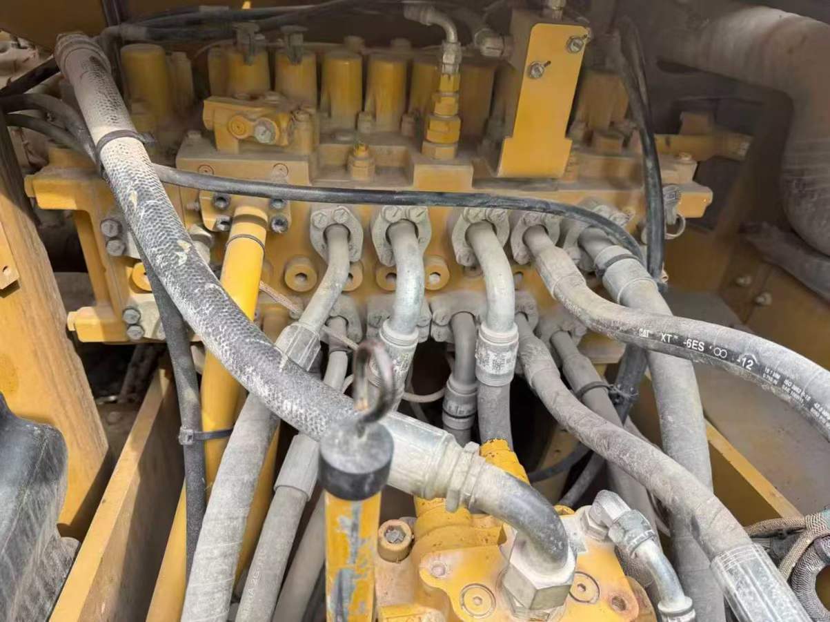 Buy Caterpillar 323 Used Excavator / 2 Used Caterpillar 323 Excavator 2021 Model / 2