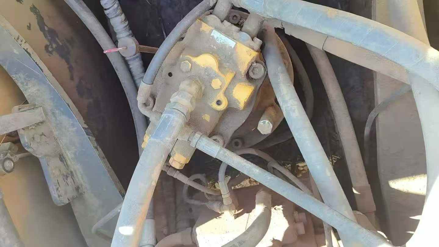 Used Hyundai HX305L Excavator 2016 Model / 4