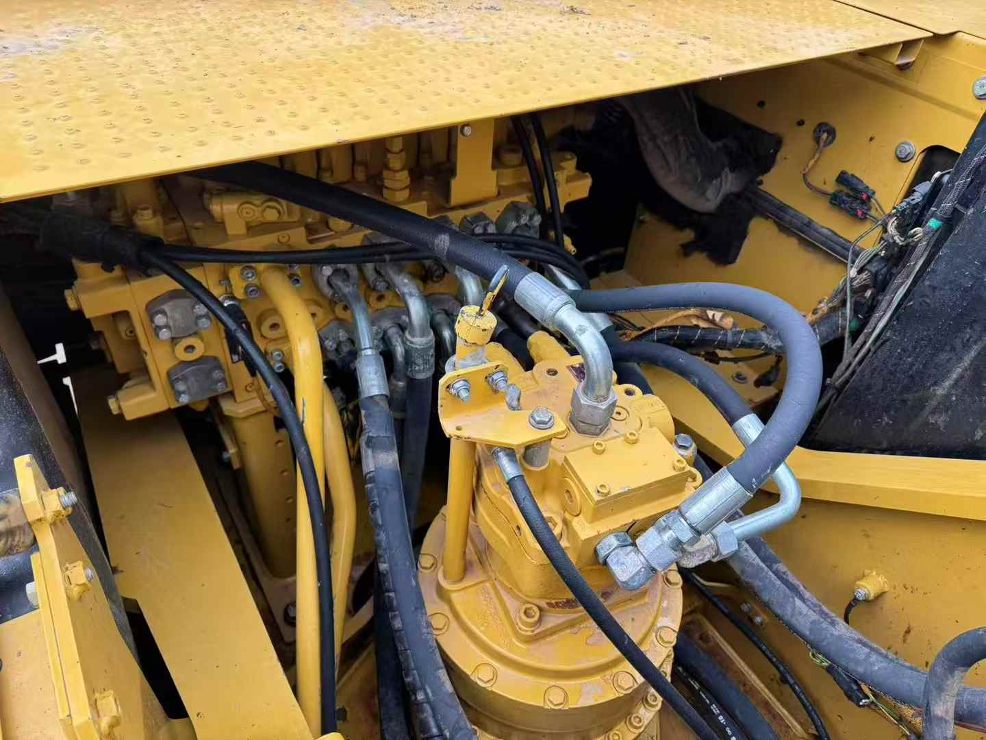 Used Caterpillar 330L Excavator 2019 Model / 4