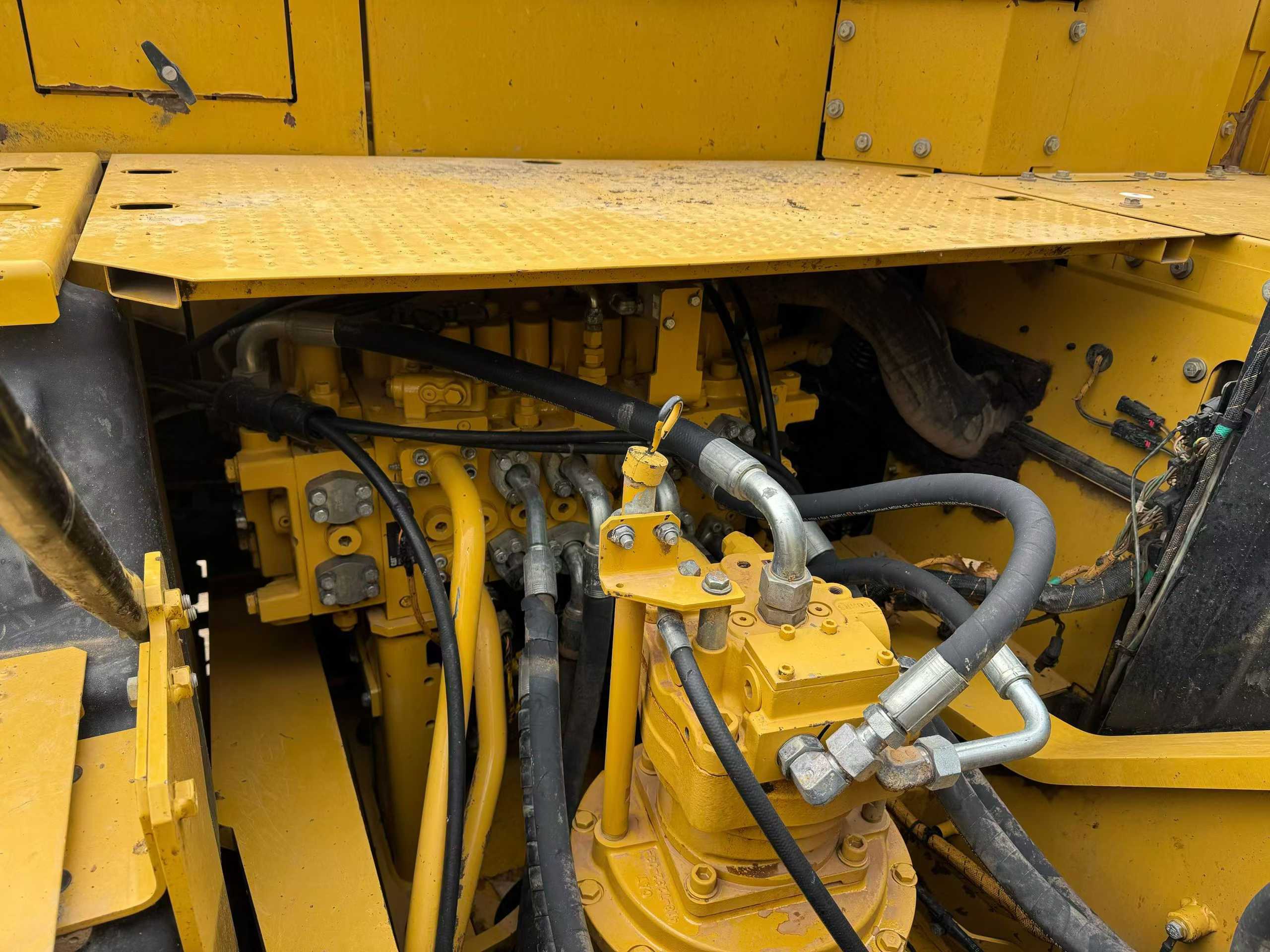 Used Caterpillar 330L Excavator 2019 Model / 3