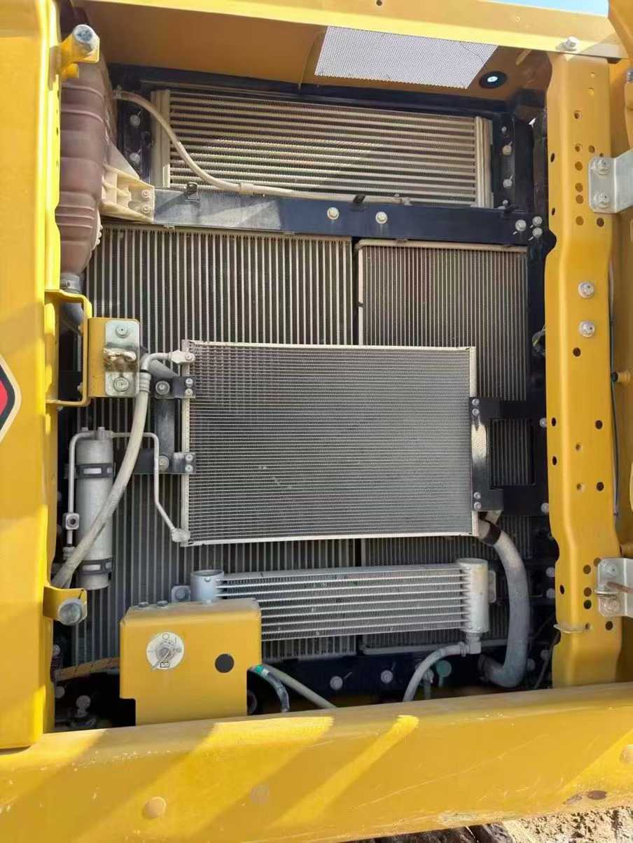 Used Caterpillar 323 Excavator 2020 Model / 9