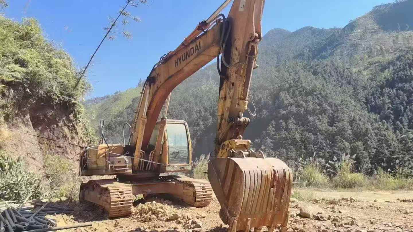 Used Hyundai HX305L Excavator 2016 Model / 2