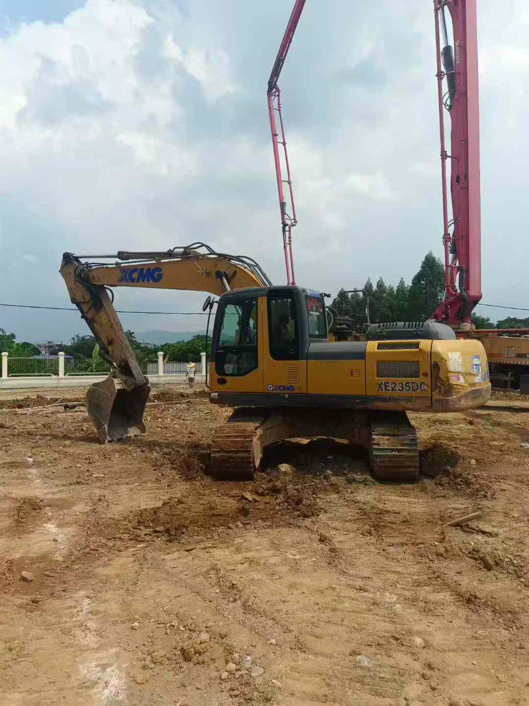 Used XCMG LW200 Excavator 2018 Model / 3