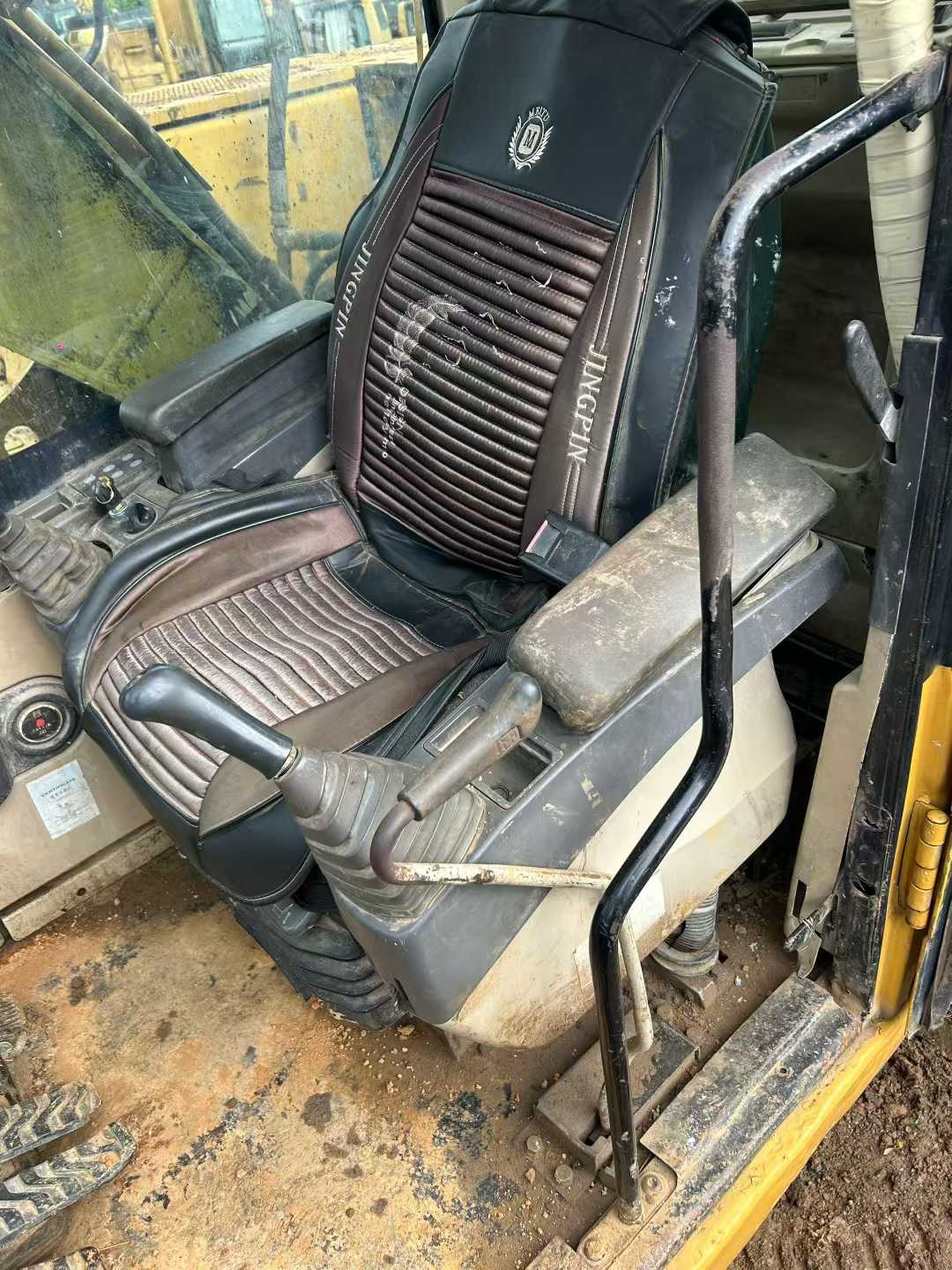 Used Caterpillar 320C Excavator 2016 Model / 3