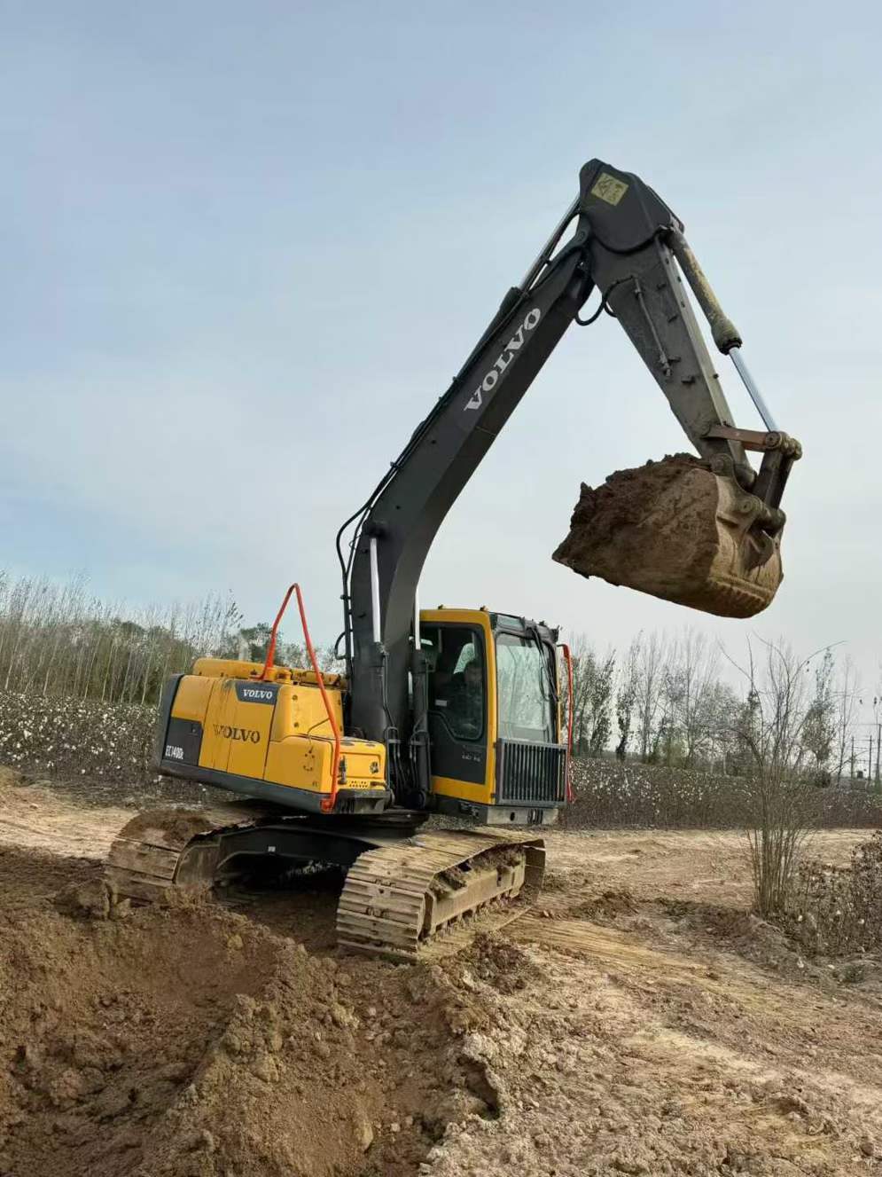 Used Volvo EC140 Excavator 2016 Model / 3