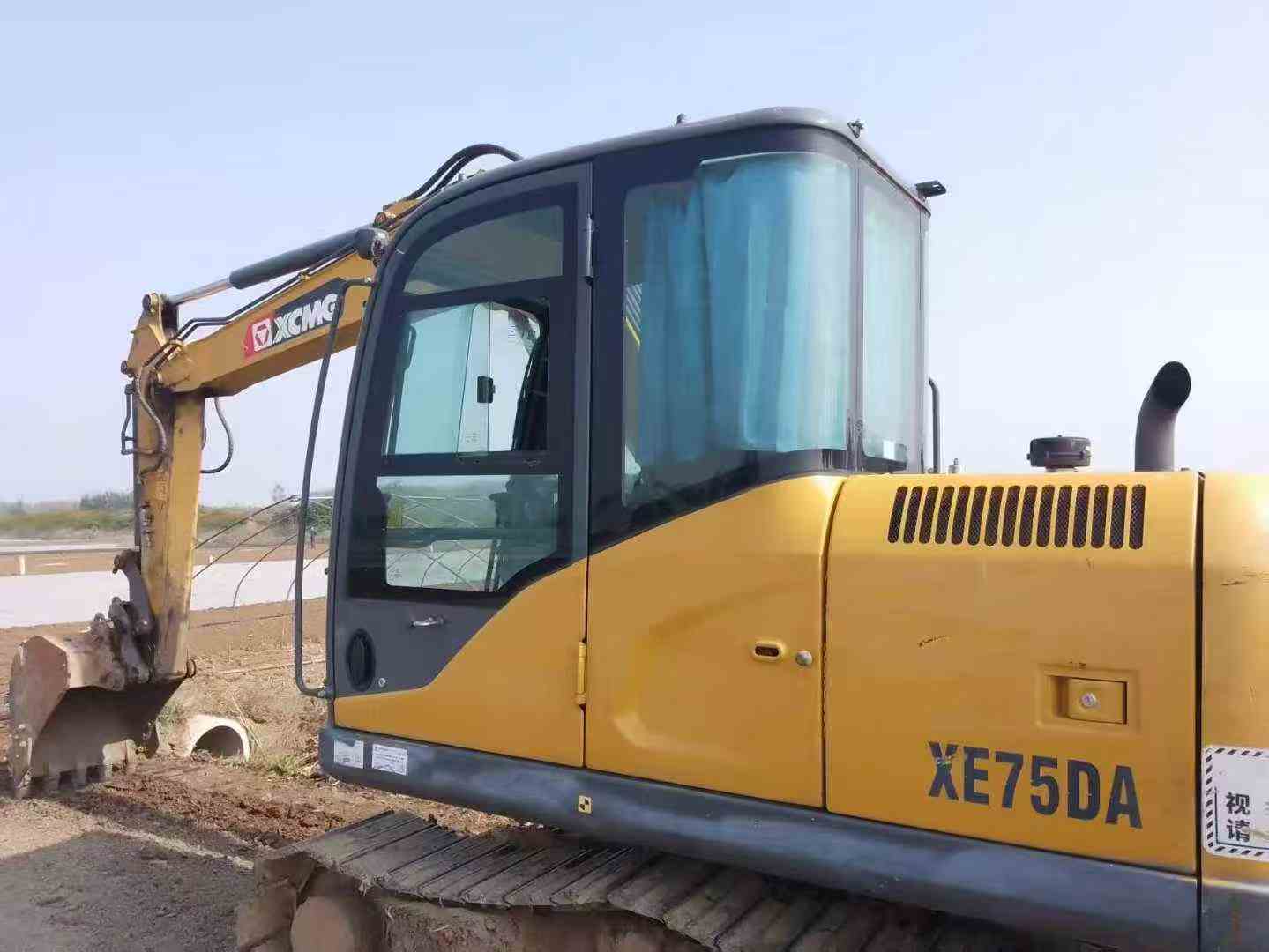 Used XCMG XE75WD Excavator 2021 Model / 3