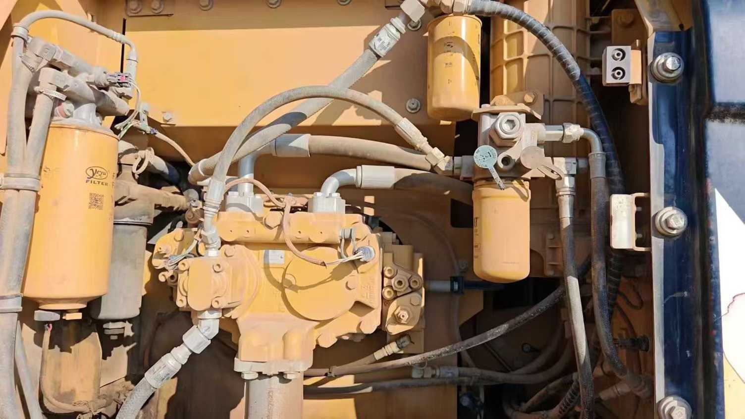 Used Caterpillar 323 Excavator 2017 Model / 5