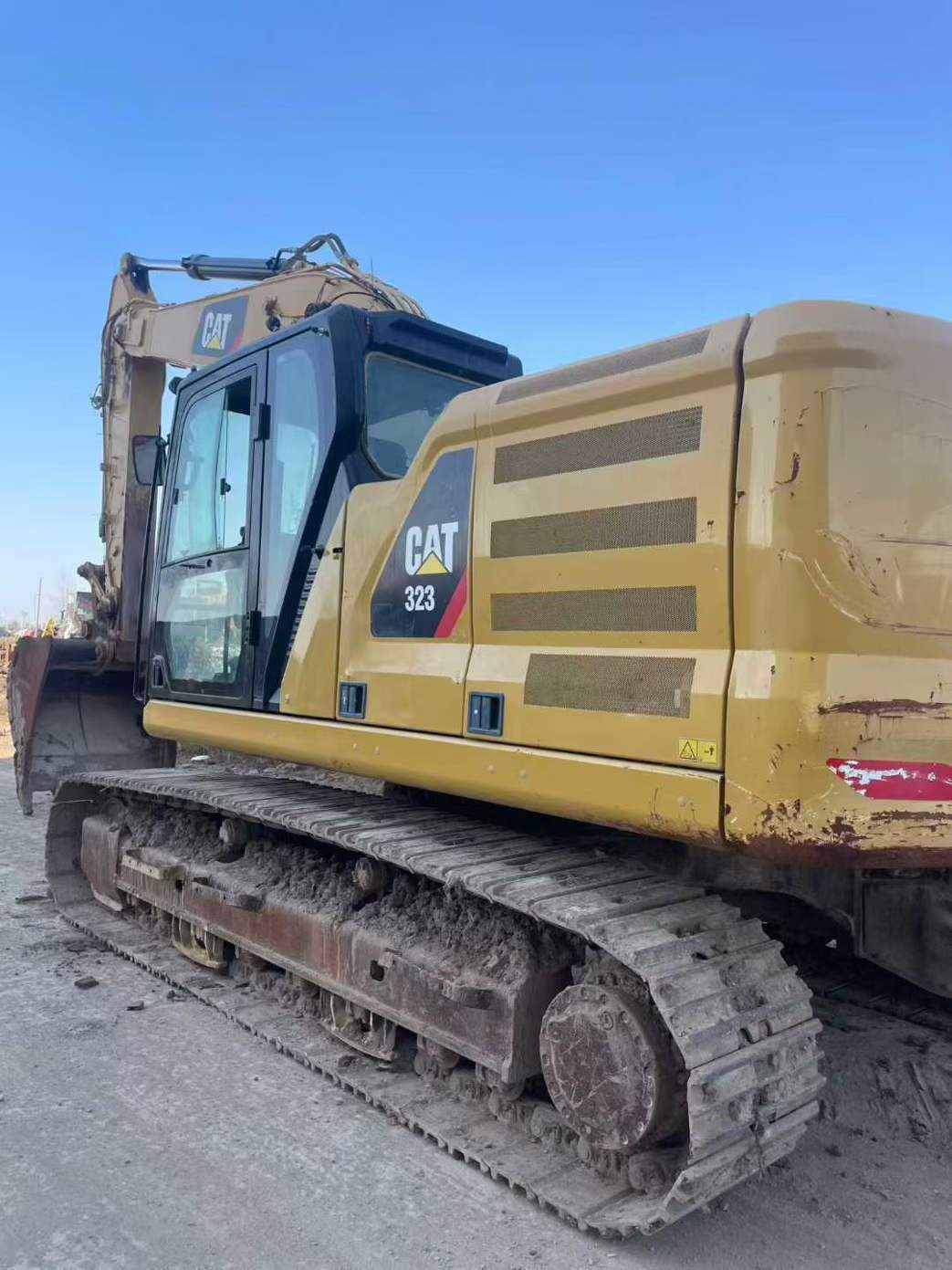 Buy Caterpillar 323 Used Excavator / 1