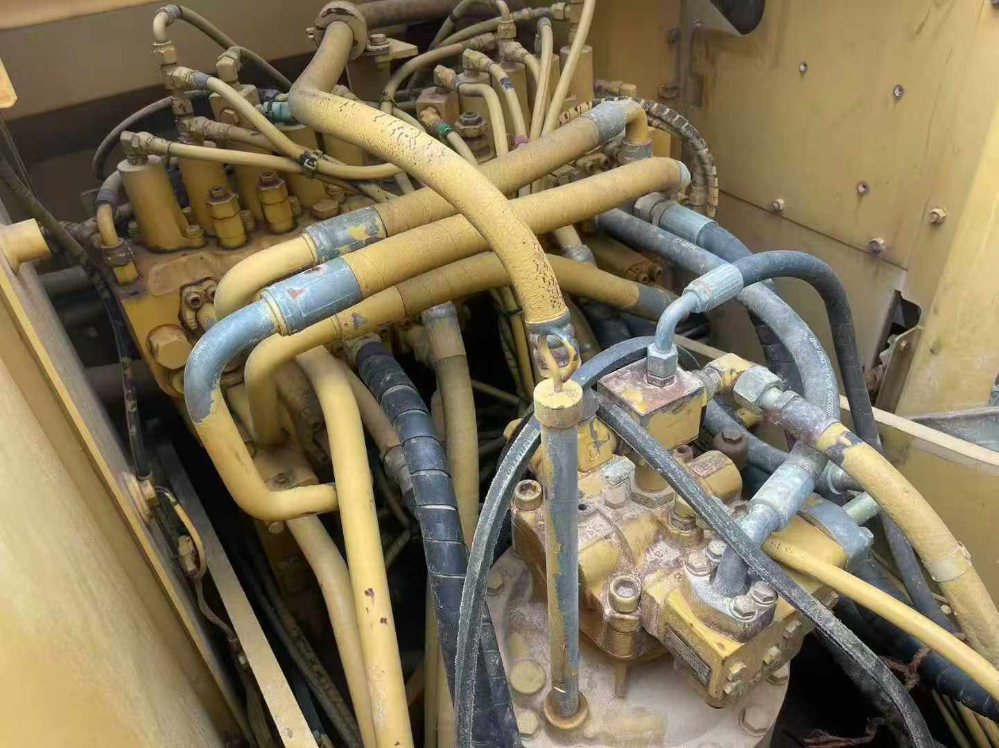 Used Caterpillar 320C Excavator 2016 Model / 6