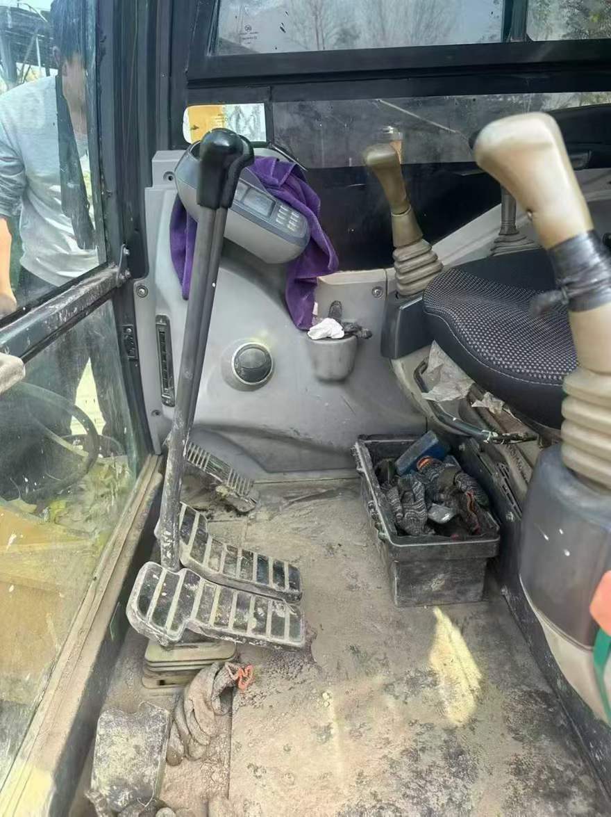 Used XCMG XE60 Excavator 2016 Model / 3