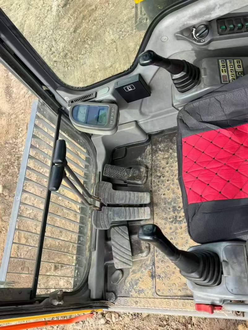 Used Volvo EC140 Excavator 2016 Model / 6