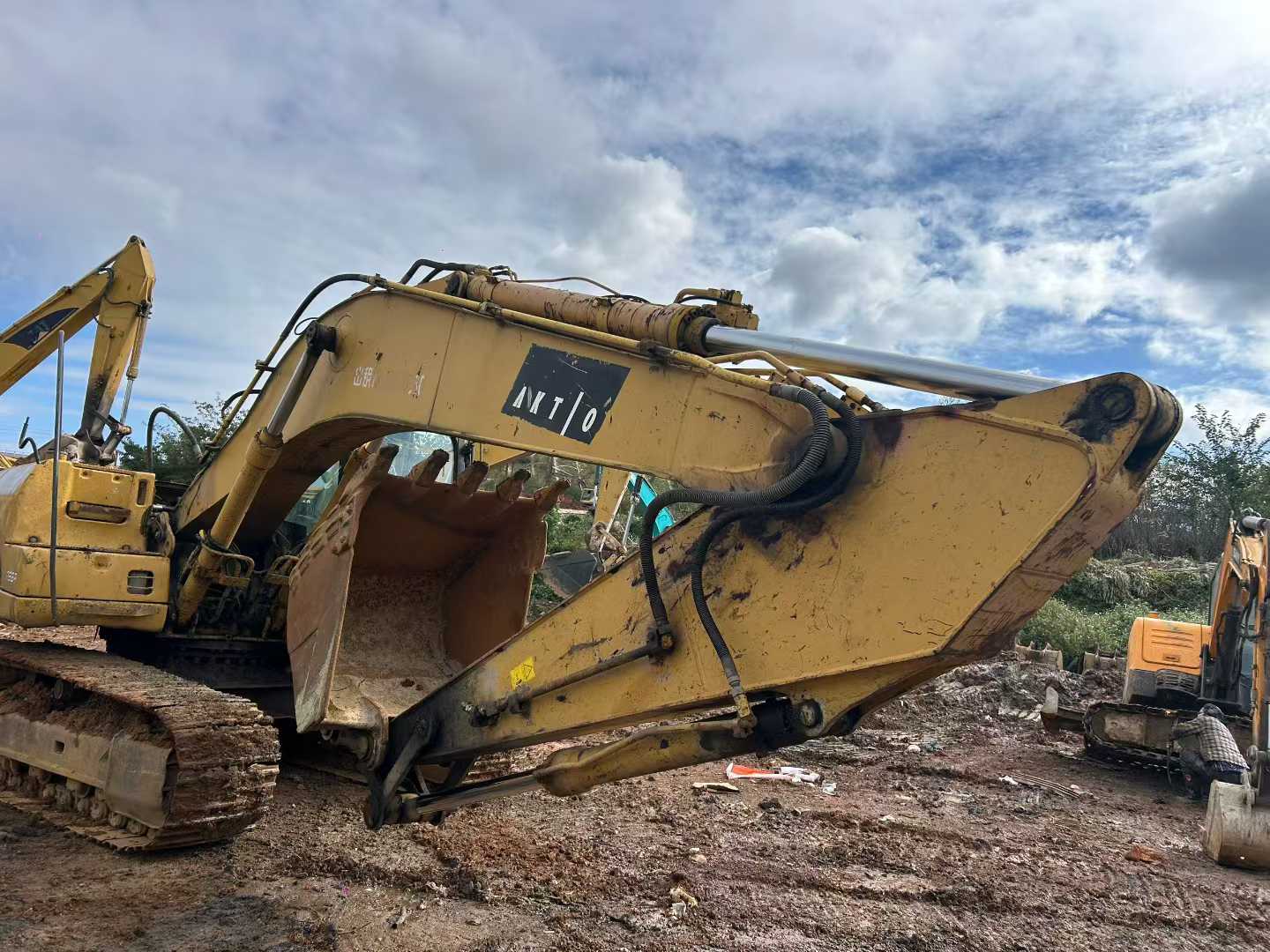 Used Caterpillar 320C Excavator 2016 Model / 2