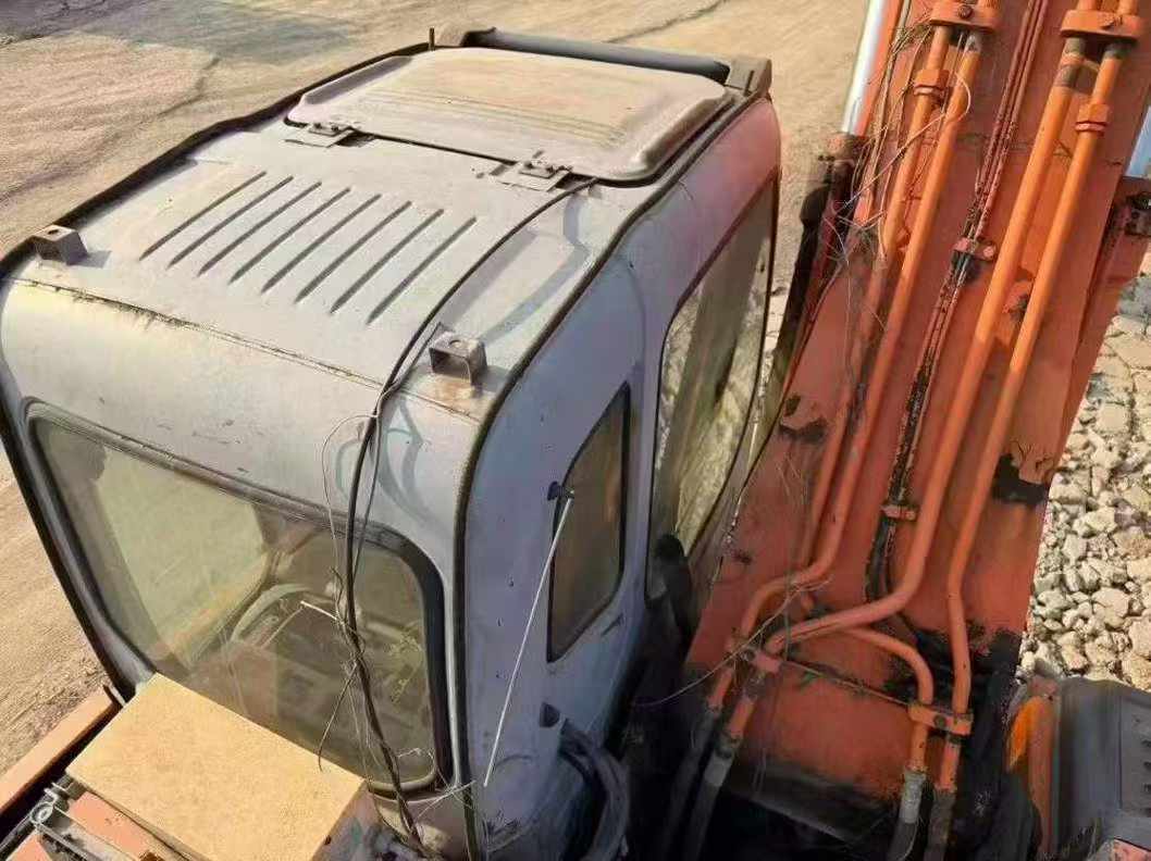 Buy Hitachi ZAXIS200 Used Excavator / 8 Used Hitachi ZAXIS200 Excavator 2016 Model / 8