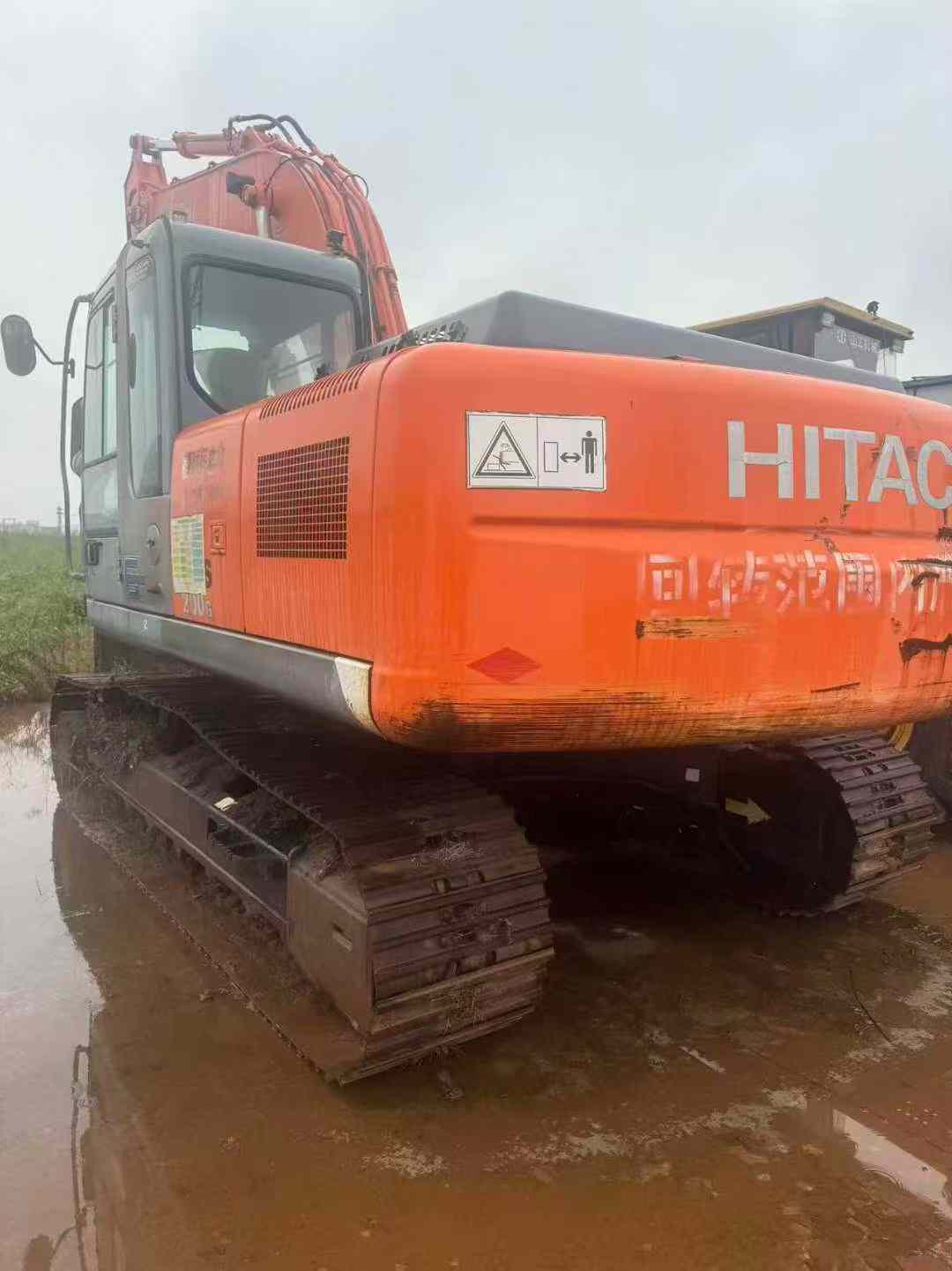 Buy Hitachi ZAXIS200 Used Excavator / 1