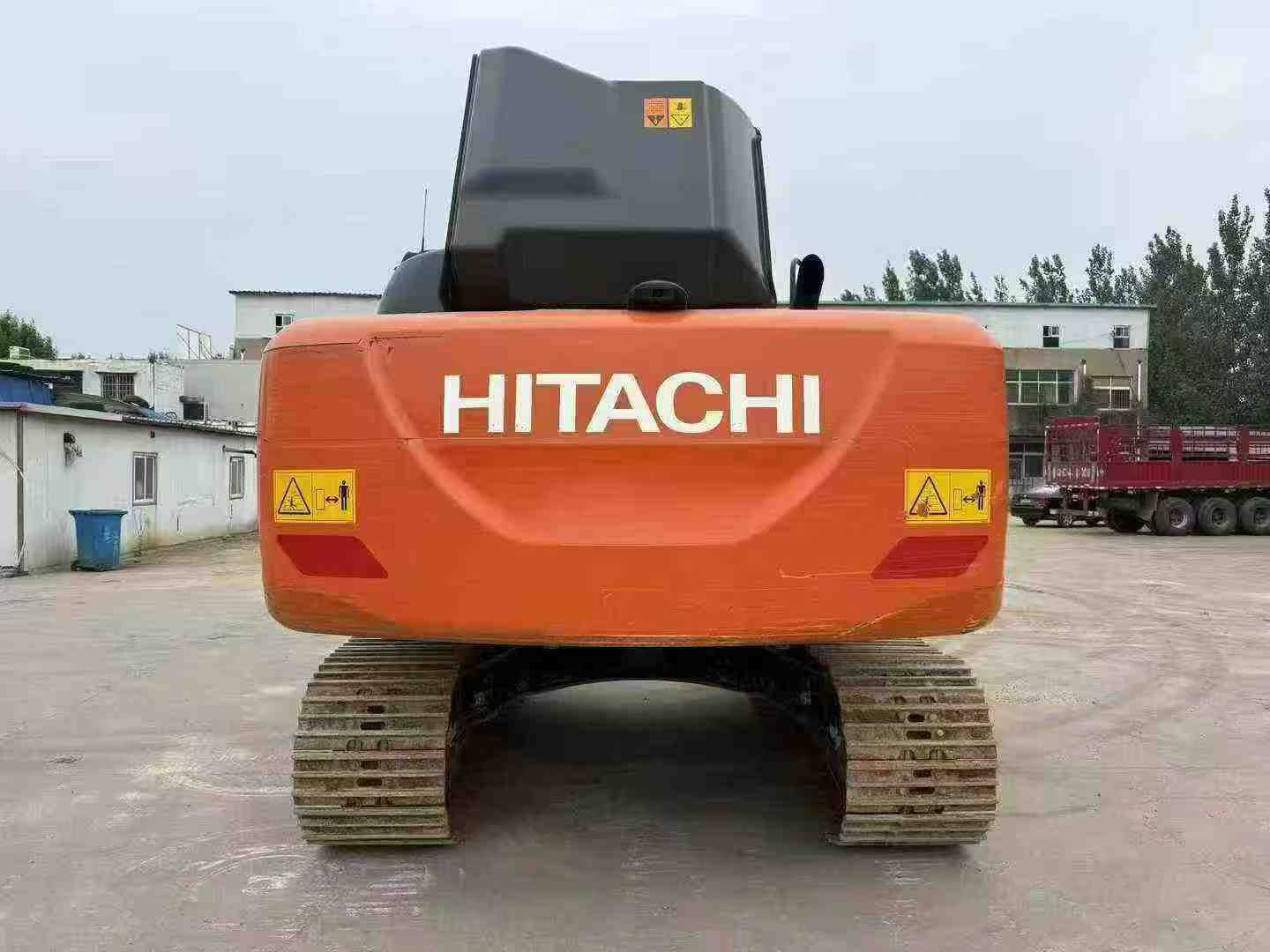 Used Hitachi ZAXIS200 Excavator 2022 Model / 3