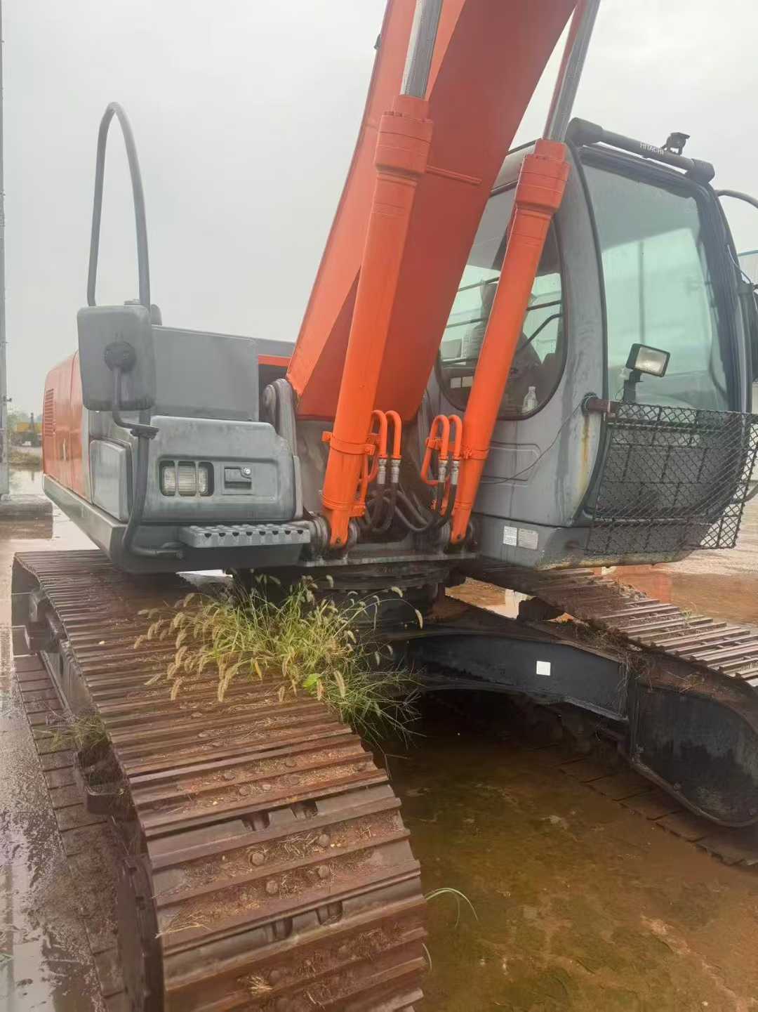 Used Hitachi ZAXIS200 Excavator 2012 Model / 4