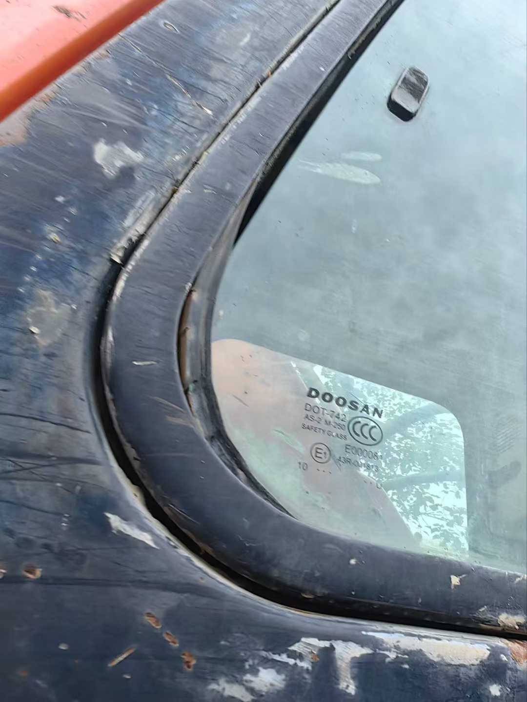 Used Doosan S225 Excavator 2011 Model / 2