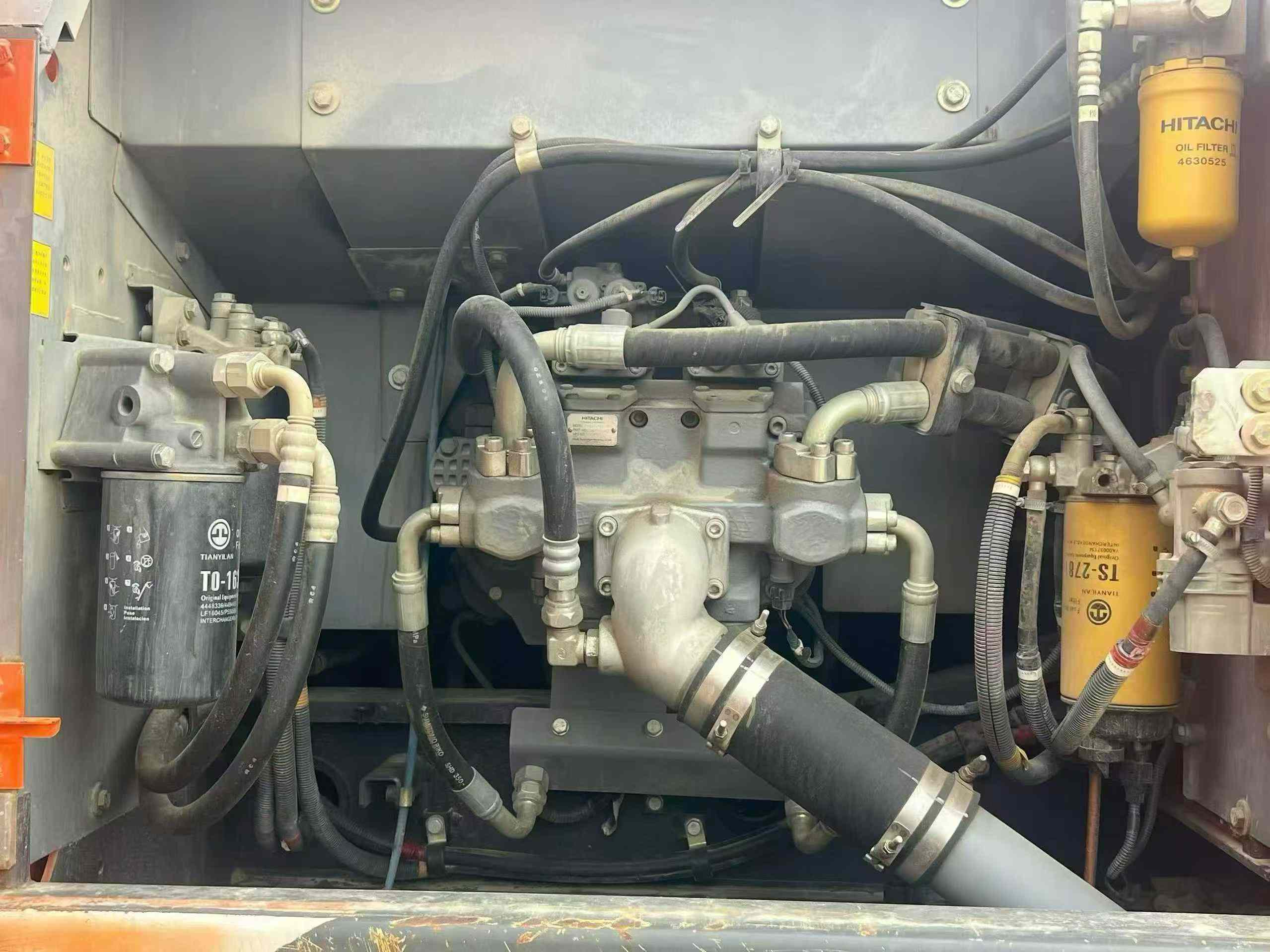 Used Hitachi ZAXIS200 Excavator 2016 Model / 5