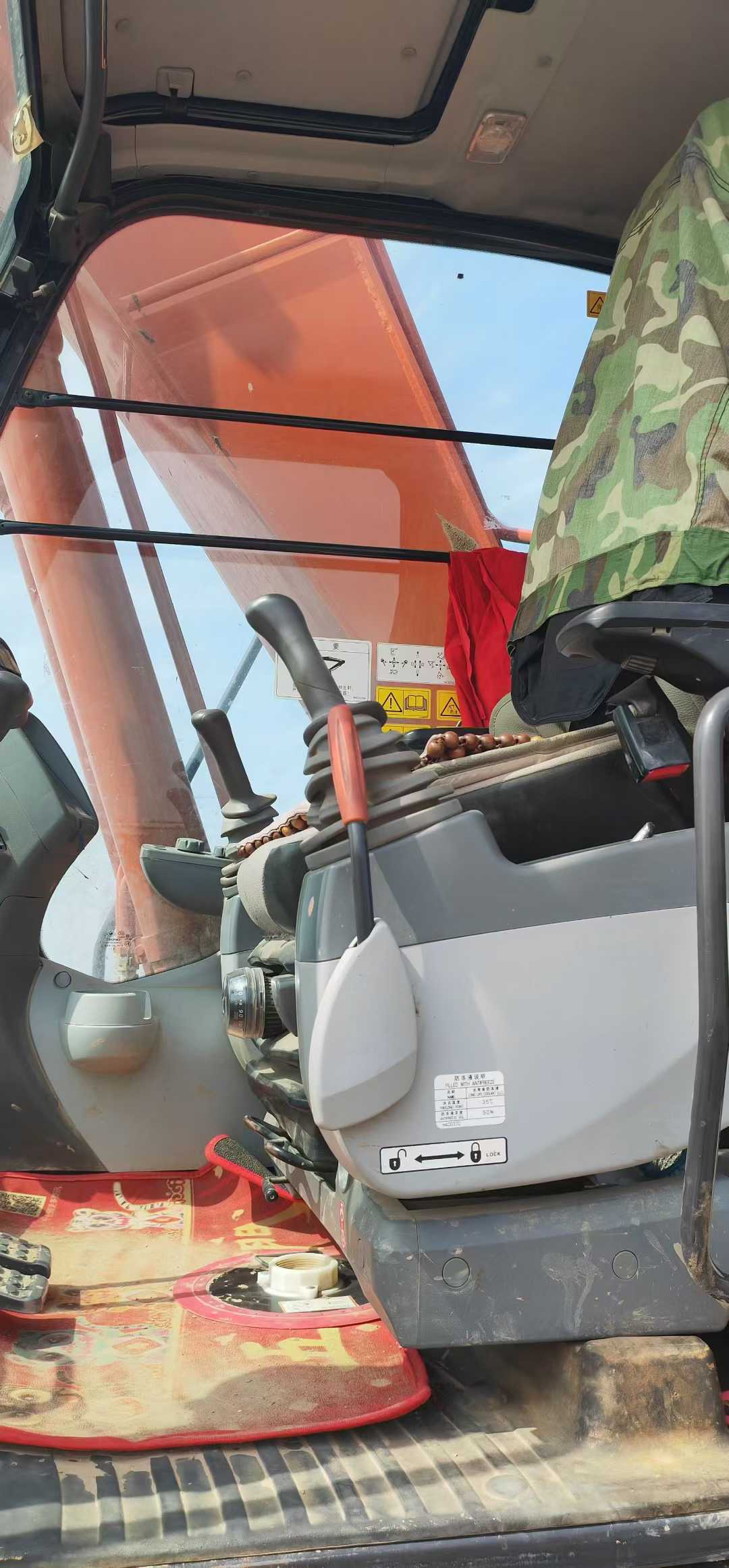 Used Hitachi ZAXIS200 Excavator 2020 Model / 8