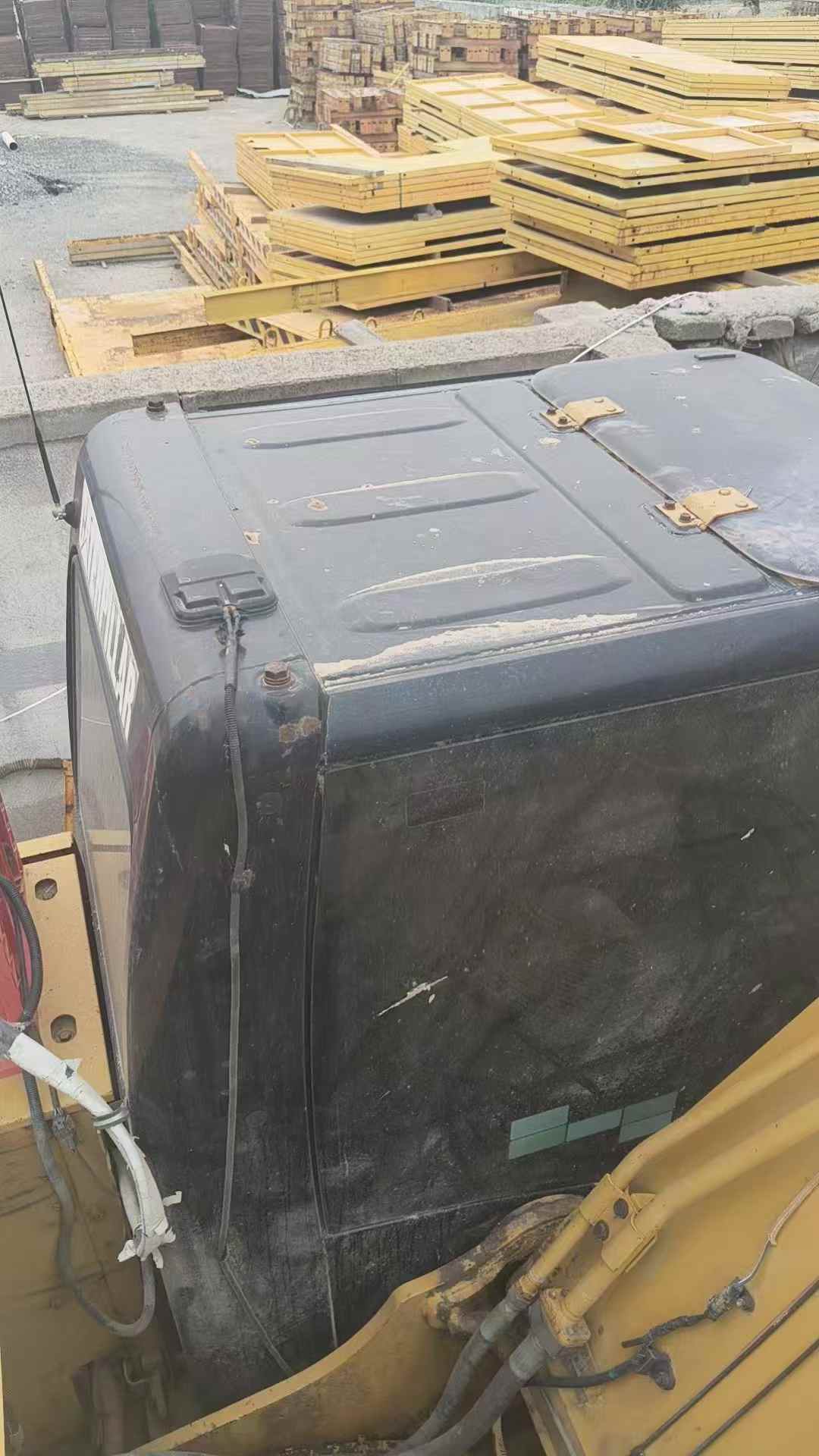 Used Caterpillar CT20 Excavator 2011 Model / 7