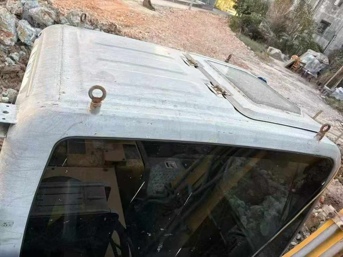 Used XCMG XE150 Excavator 2014 Model / 4