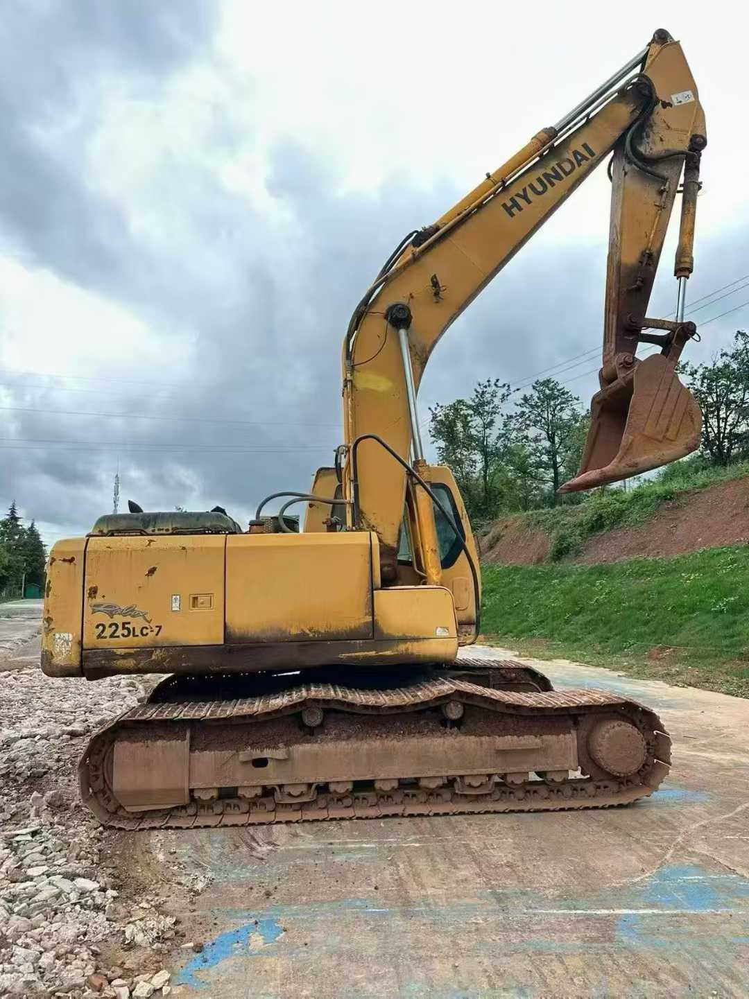 Buy Hyundai R225-7 Used Excavator / 2 Used Hyundai R225-7 Excavator 2016 Model / 2