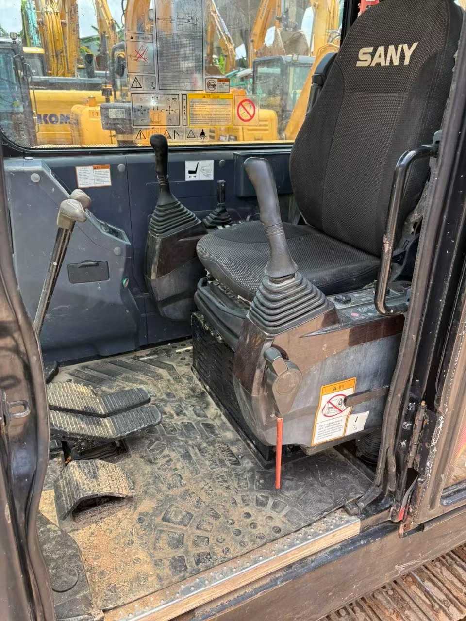 Buy XCMG XE60 Used Excavator / 4 Used XCMG XE60 Excavator 2022 Model / 4