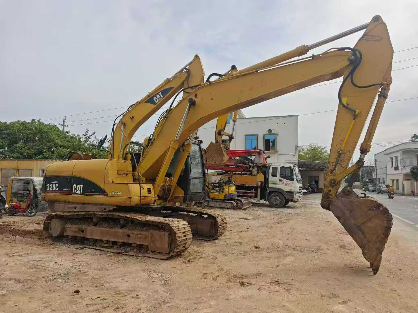 Used Caterpillar 320C Excavator 2016 Model / 4