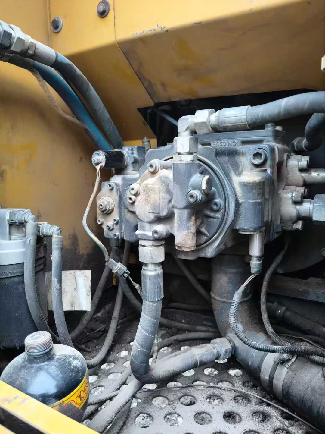 Used XCMG XE150 Excavator 2016 Model / 4