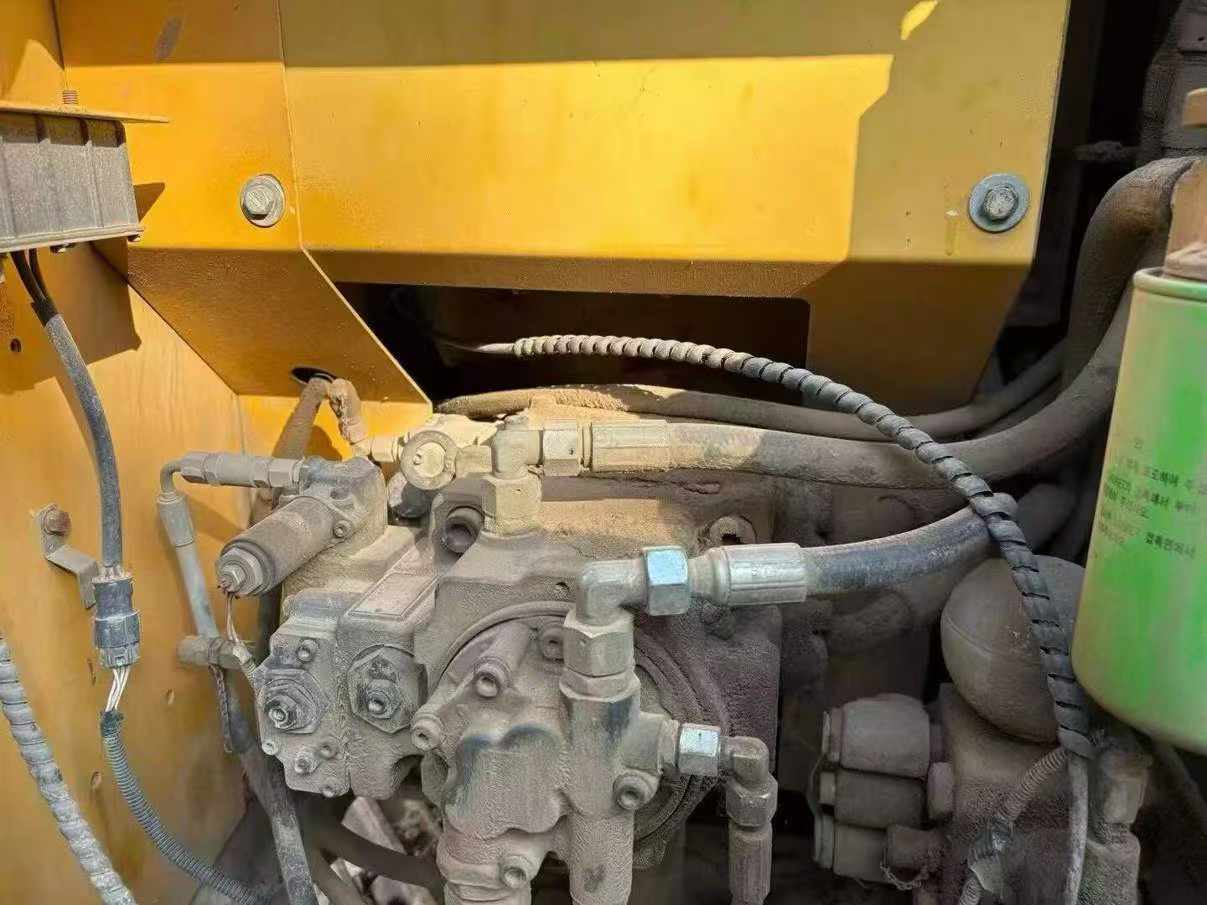 Used XCMG XE150 Excavator 2014 Model / 5