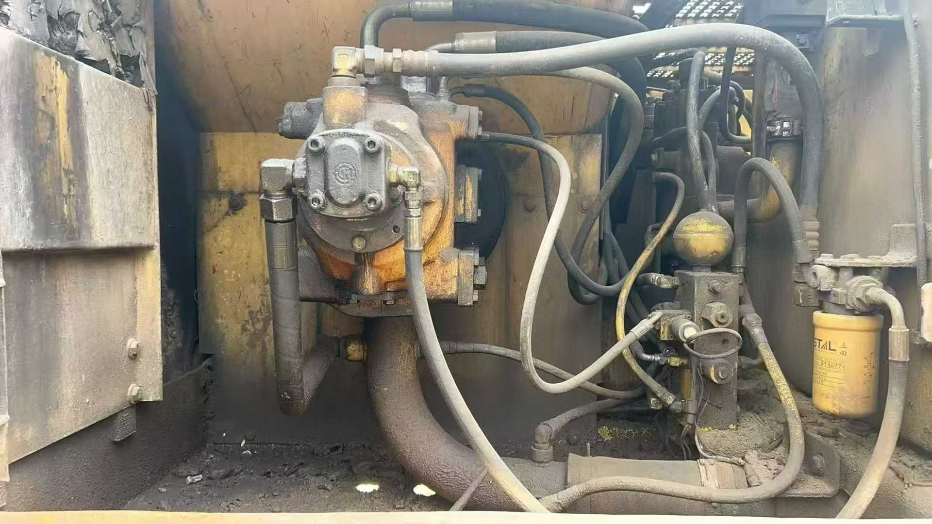 Used Caterpillar 320V2 Excavator 2016 Model / 9