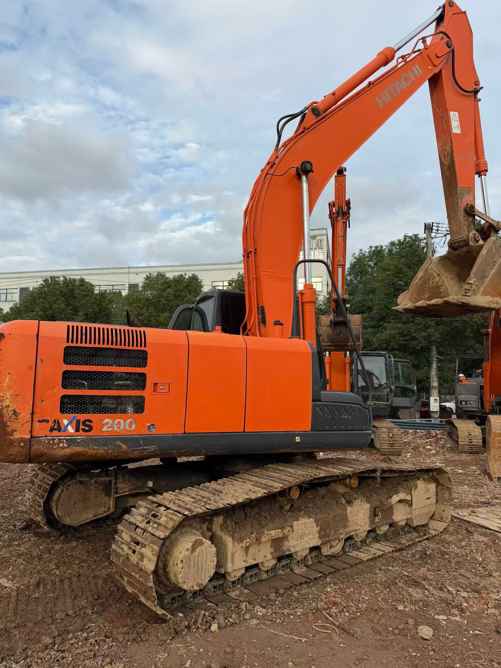 Used Hitachi ZAXIS200 Excavator 2016 Model / 2