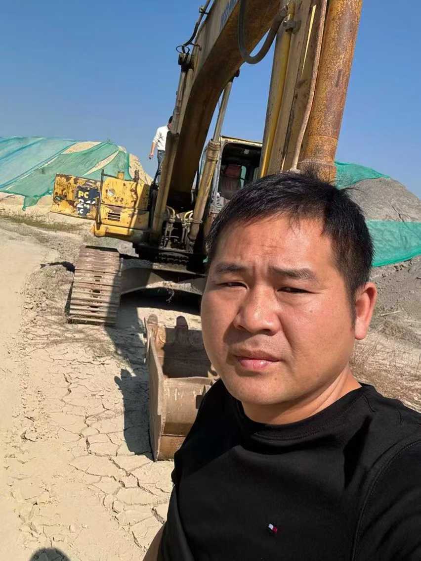 Used XCMG XE135B Excavator 2021 Model / 9