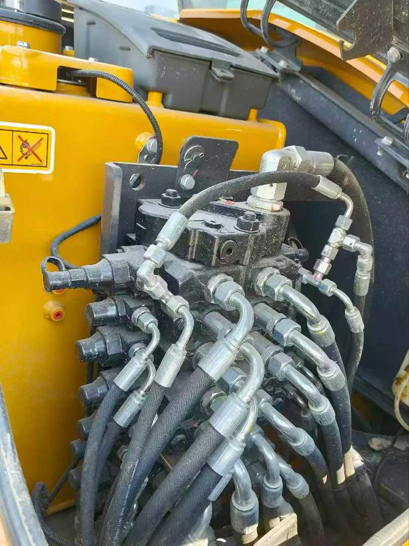 Used XCMG XE60 Excavator 2023 Model / 4