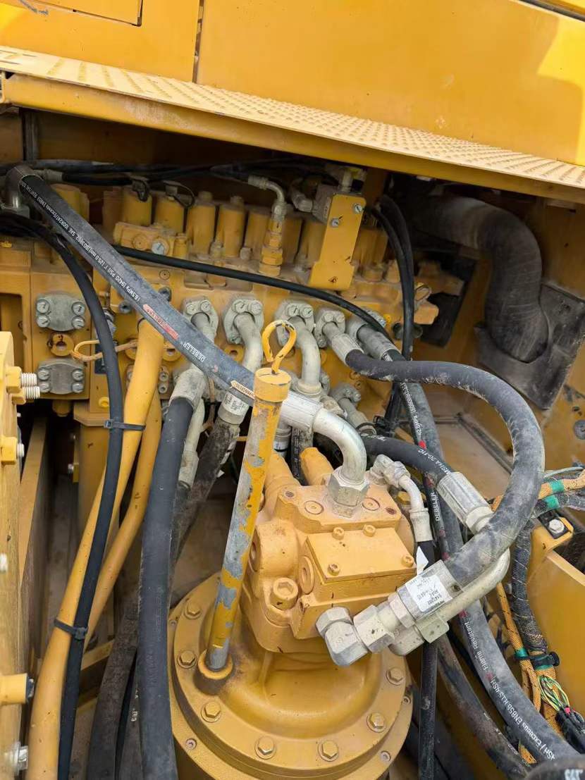 Used Caterpillar 323 Excavator 2021 Model / 4