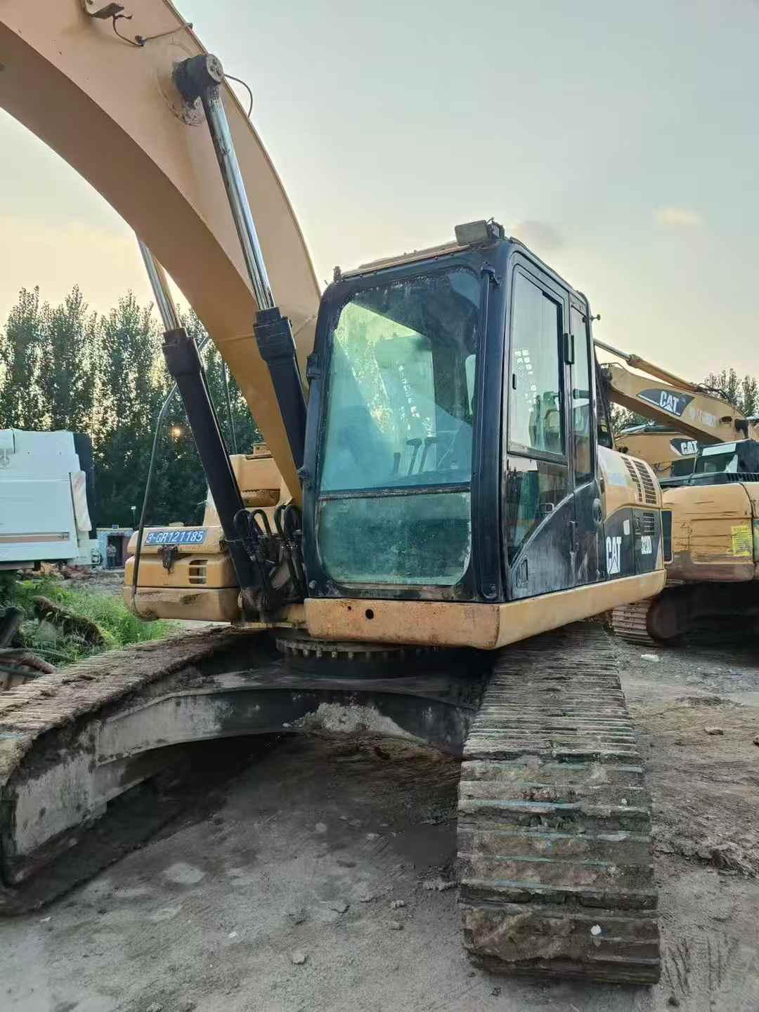Used Caterpillar 323DL Excavator 2012 Model / 4