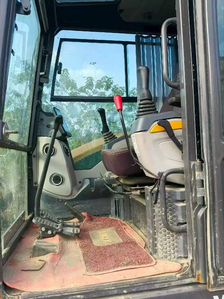 Used XCMG XE60 Excavator 2023 Model / 8