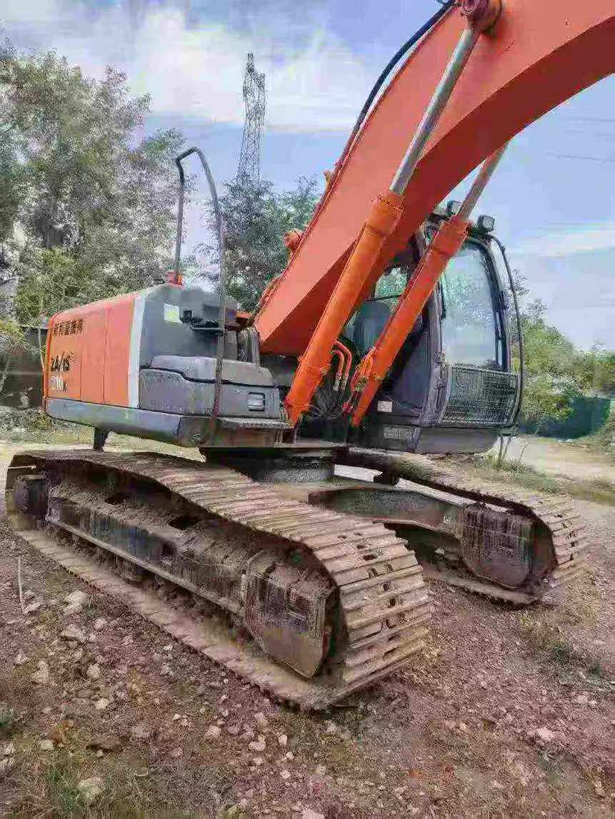 Used Hitachi ZAXIS200 Excavator 2016 Model / 3