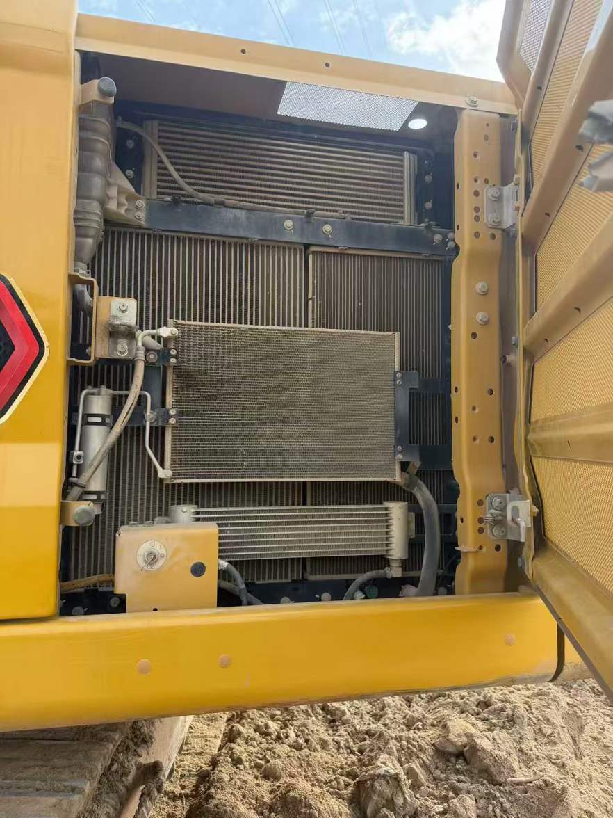 Used Caterpillar 323 Excavator 2021 Model / 8