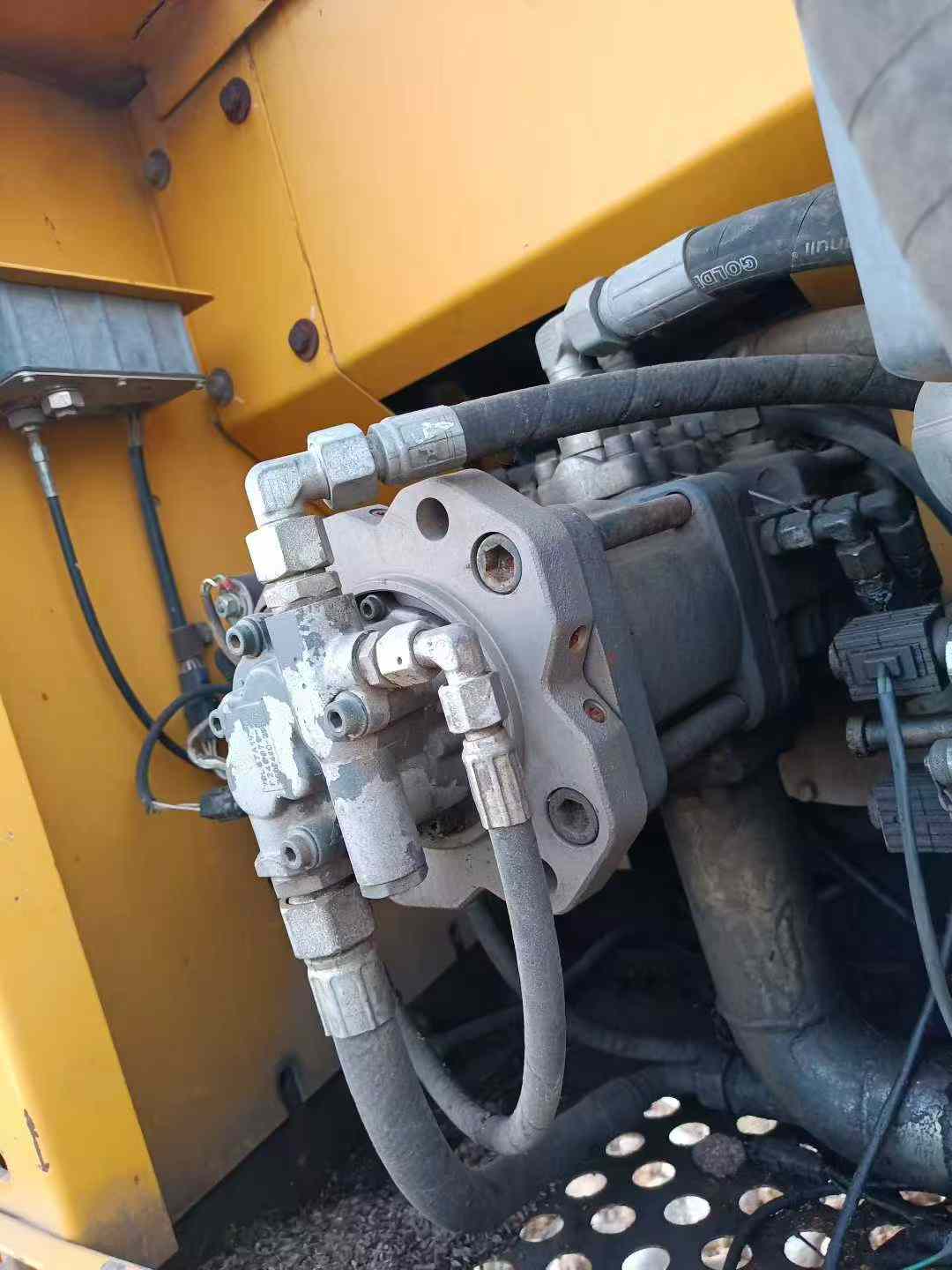 Used XCMG XE150 Excavator 2016 Model / 3