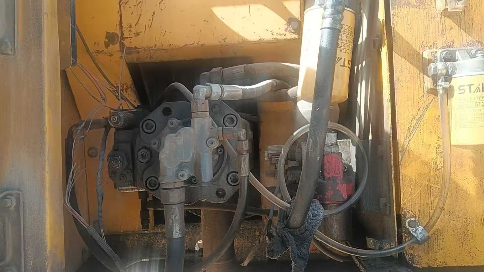 Used XCMG XE150 Excavator 2016 Model / 3