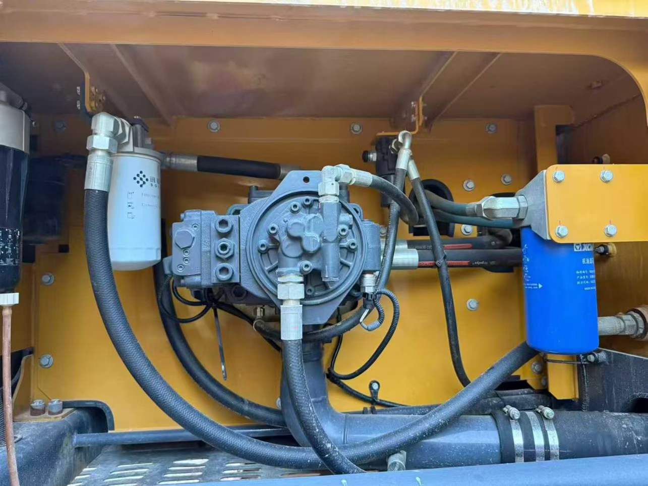 Used XCMG XE80 Excavator 2016 Model / 4