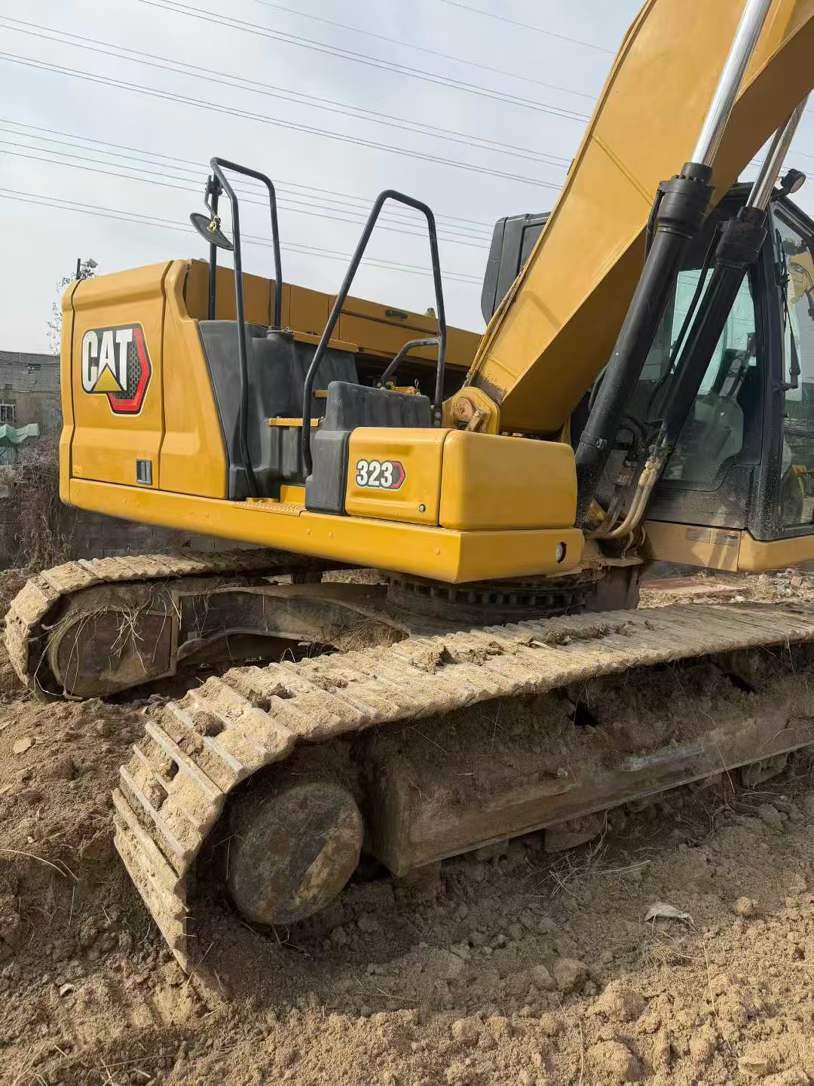 Buy Caterpillar 323 Used Excavator / 1