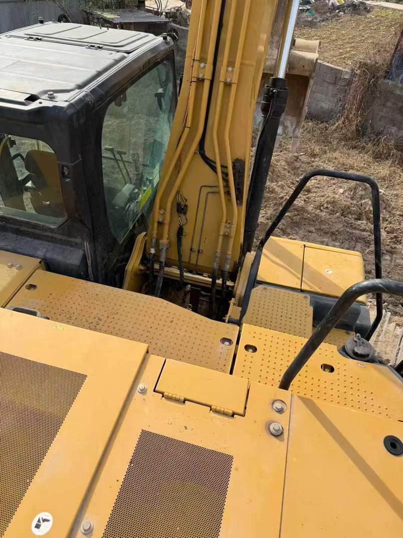 Used Caterpillar 323 Excavator 2021 Model / 6