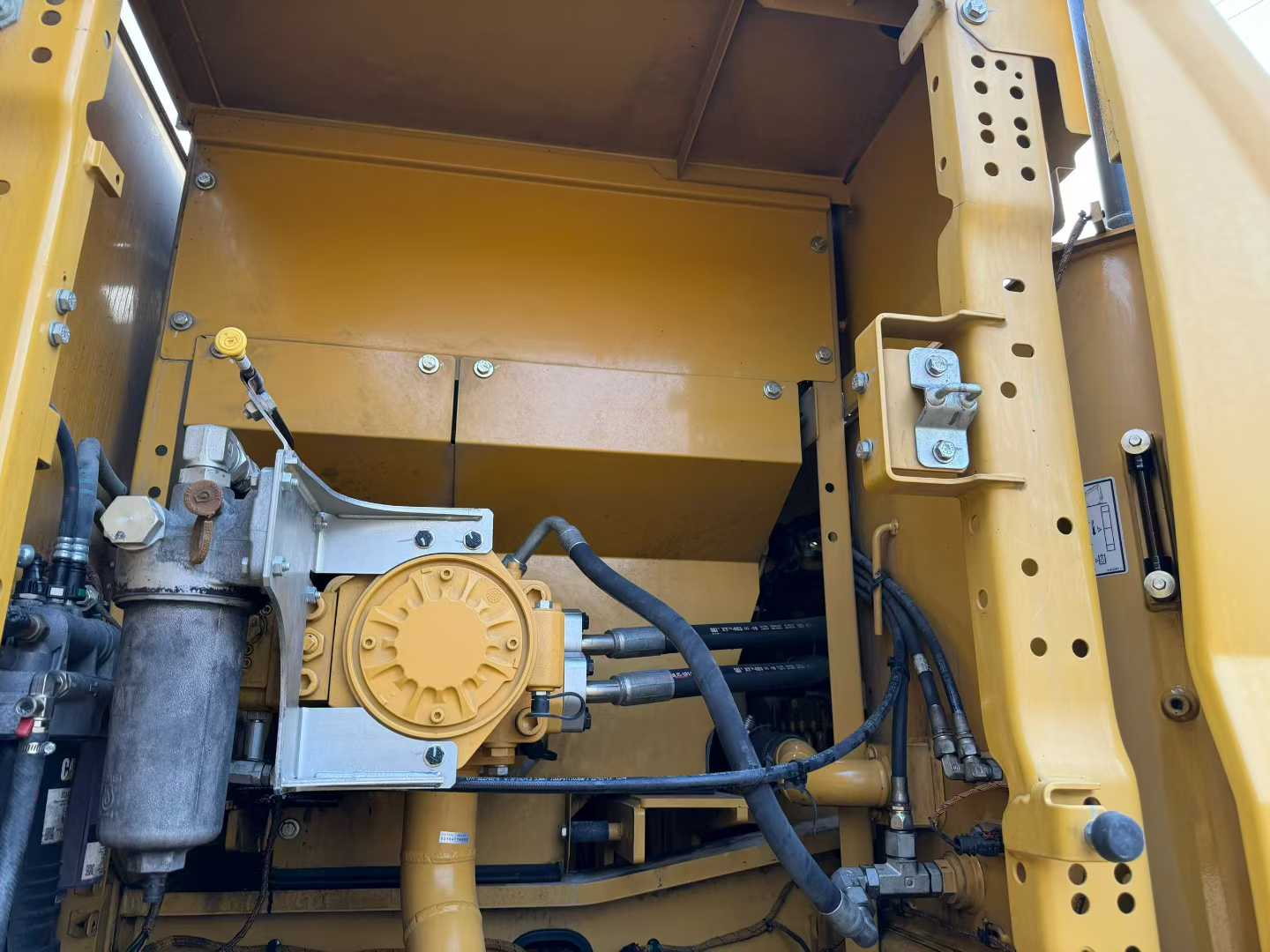 Used Caterpillar 330L Excavator 2022 Model / 4