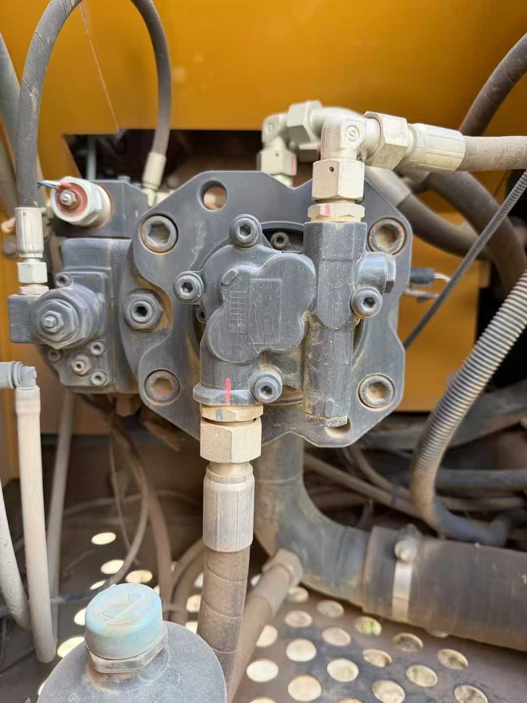 Used XCMG XE135B Excavator 2021 Model / 7